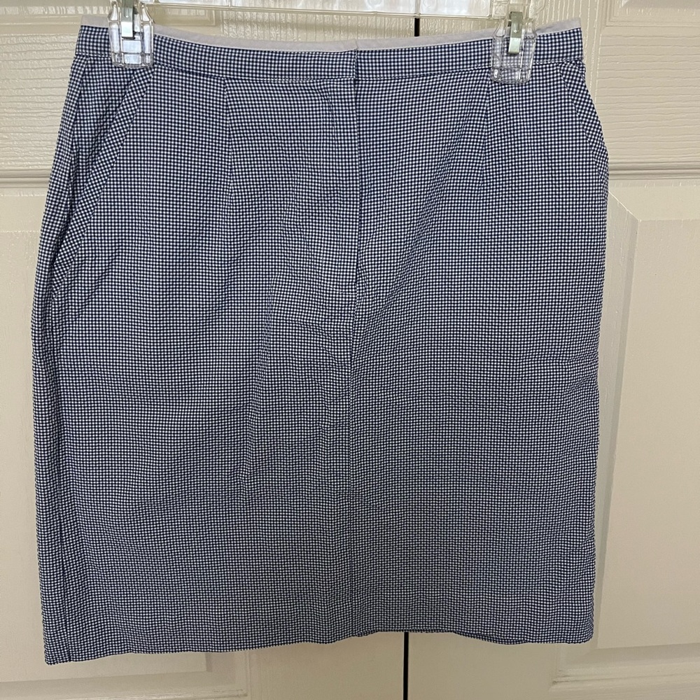 Blue & White Talbots seersucker cotton skirt. -